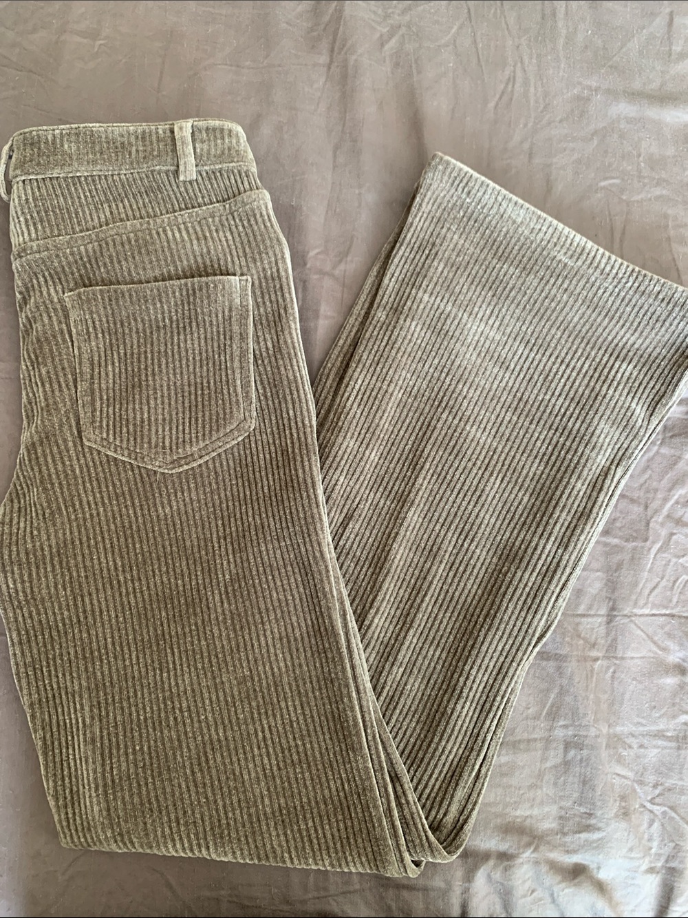 Ribbed Wide-Leg Jeans in Taupe
